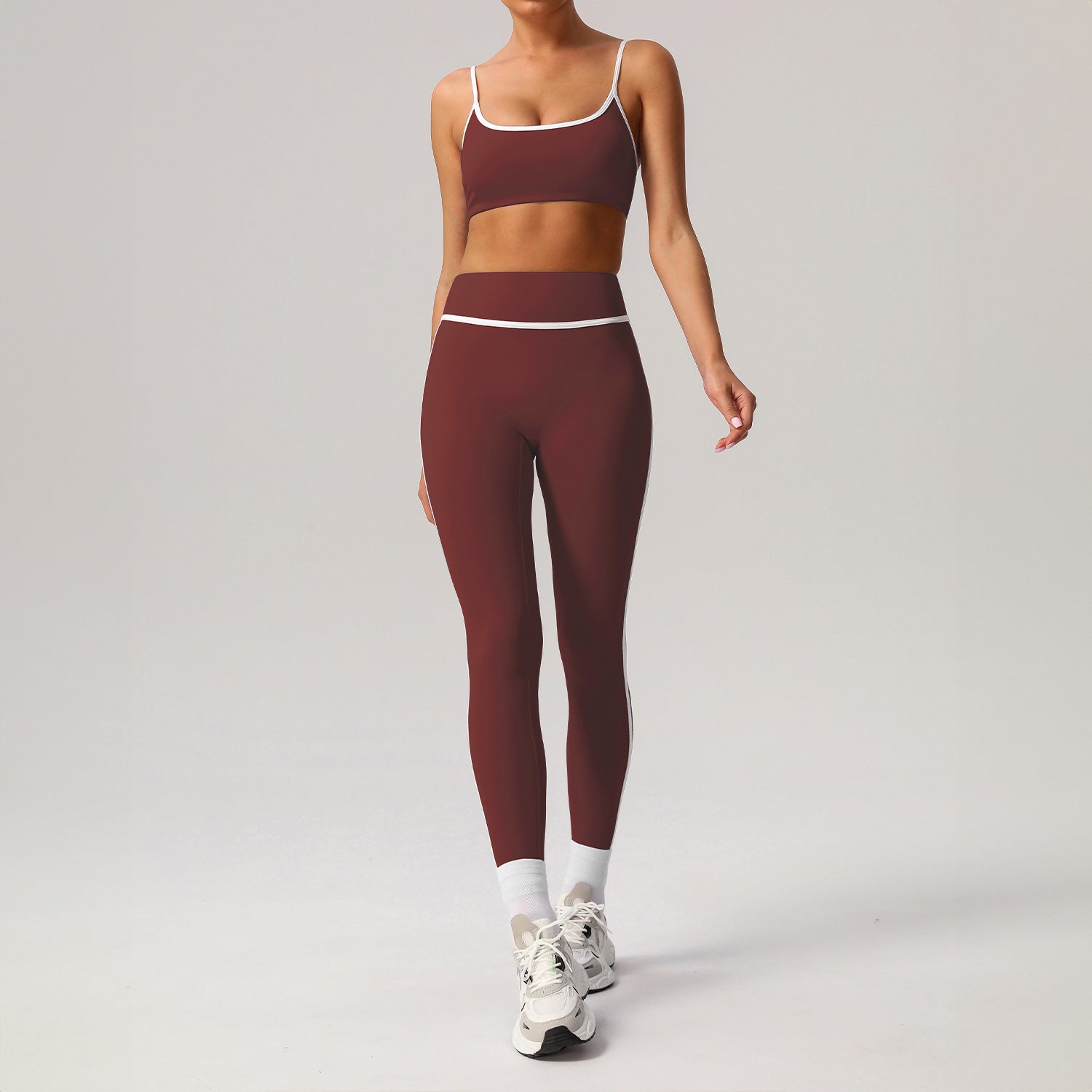 Tight-fitting and skin-like yoga set